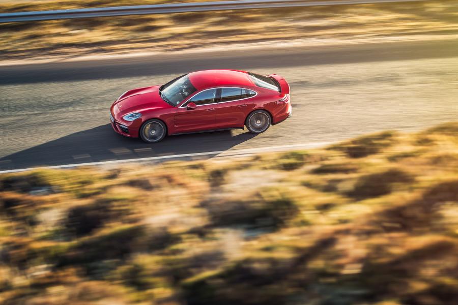  Porsche Panamera Turbo 2016 года  (UK) (фото 4 из 16)